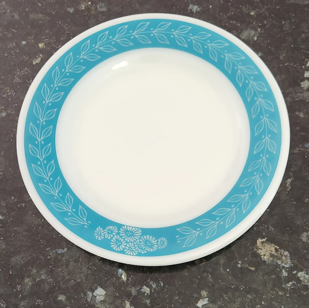 Pyrex charming plates